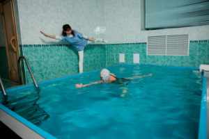 лечебная гимнастика в бассейне